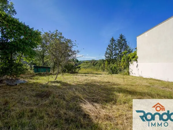 TERRAIN A BATIR 940 M2 PROCHE COMMERCES ET GARE SNCF