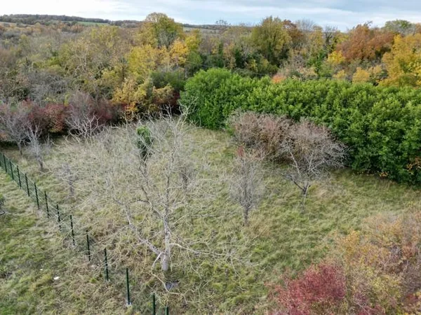 Terrain 1216 m²