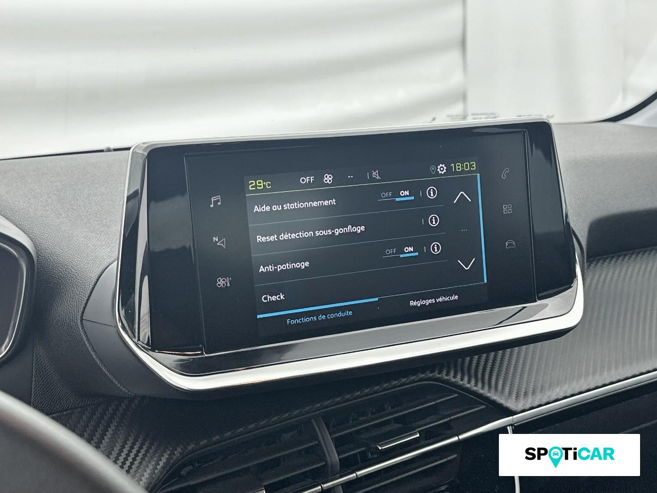 Peugeot 208 e-208 136ch style — photo 13