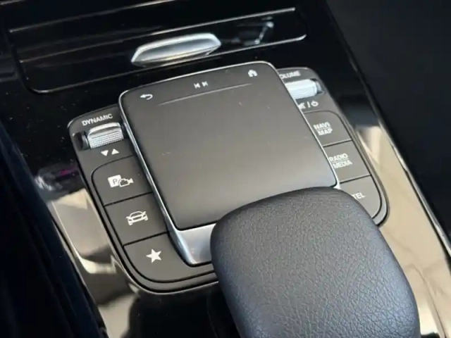 Mercedes Cla coupé 200 d amg line — photo 29