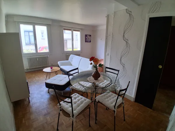 Appartement RDC 36 m2 sh avec place de parking à CHARLEVILLE MEZIERES