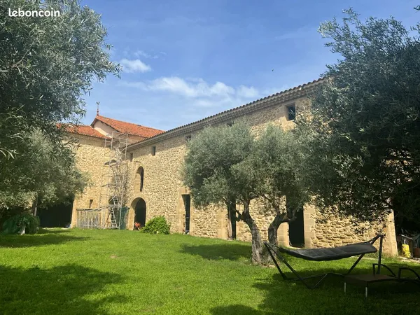 Propriété 23 pièces 2000 m²