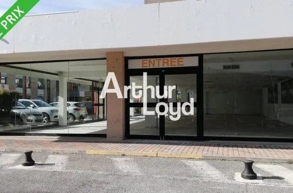 Local commercial 218 m²