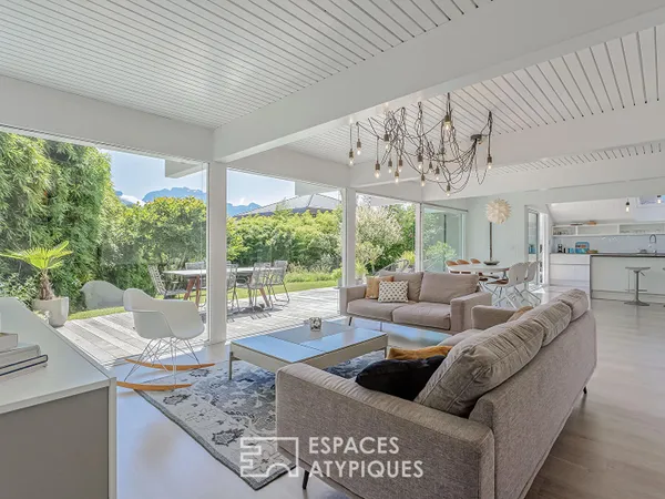 Maison ossature bois avec piscine et vue montagnes