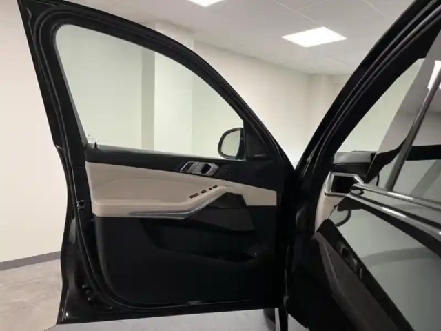 Bmw X5 xdrive50e 489ch m sport — photo 8