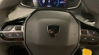 Peugeot 2008 1.2 Hybrid 145ch Allure e-DCS6 — photo 25