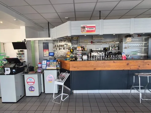 Fonds de commerce bar 138 m²