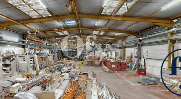 Local d'activité 1475 m²