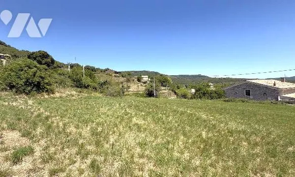 Terrain 772 m²