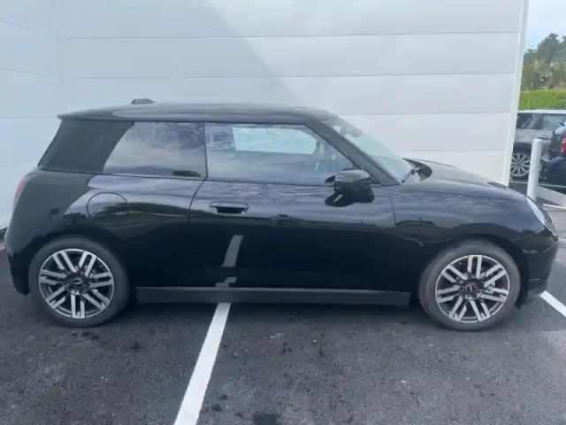 Mini Cooper 3 portes se 218ch classic — photo 3
