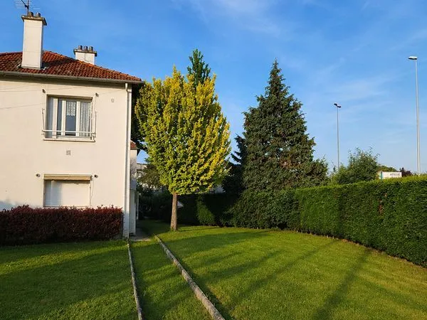 Maison 5 pièces de 95m² avec terrain constructible