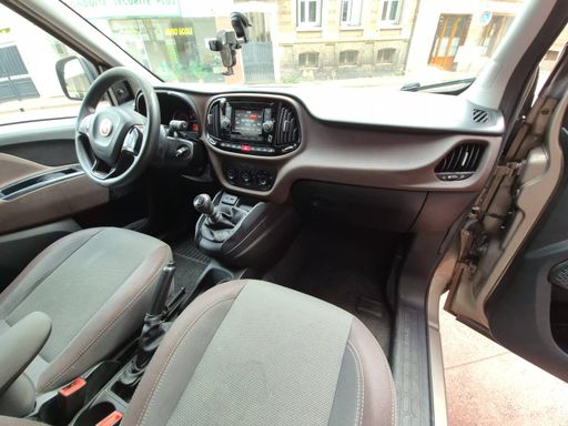 Fiat Doblo 1.6 MultiJet 120 - Trekking – 2017 – 152113 km – Diesel – Boîte Manuelle — photo 11