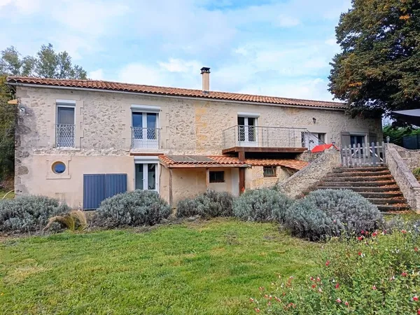 Maison 168 M² + Hangar transformable en habitation sur 1 ha