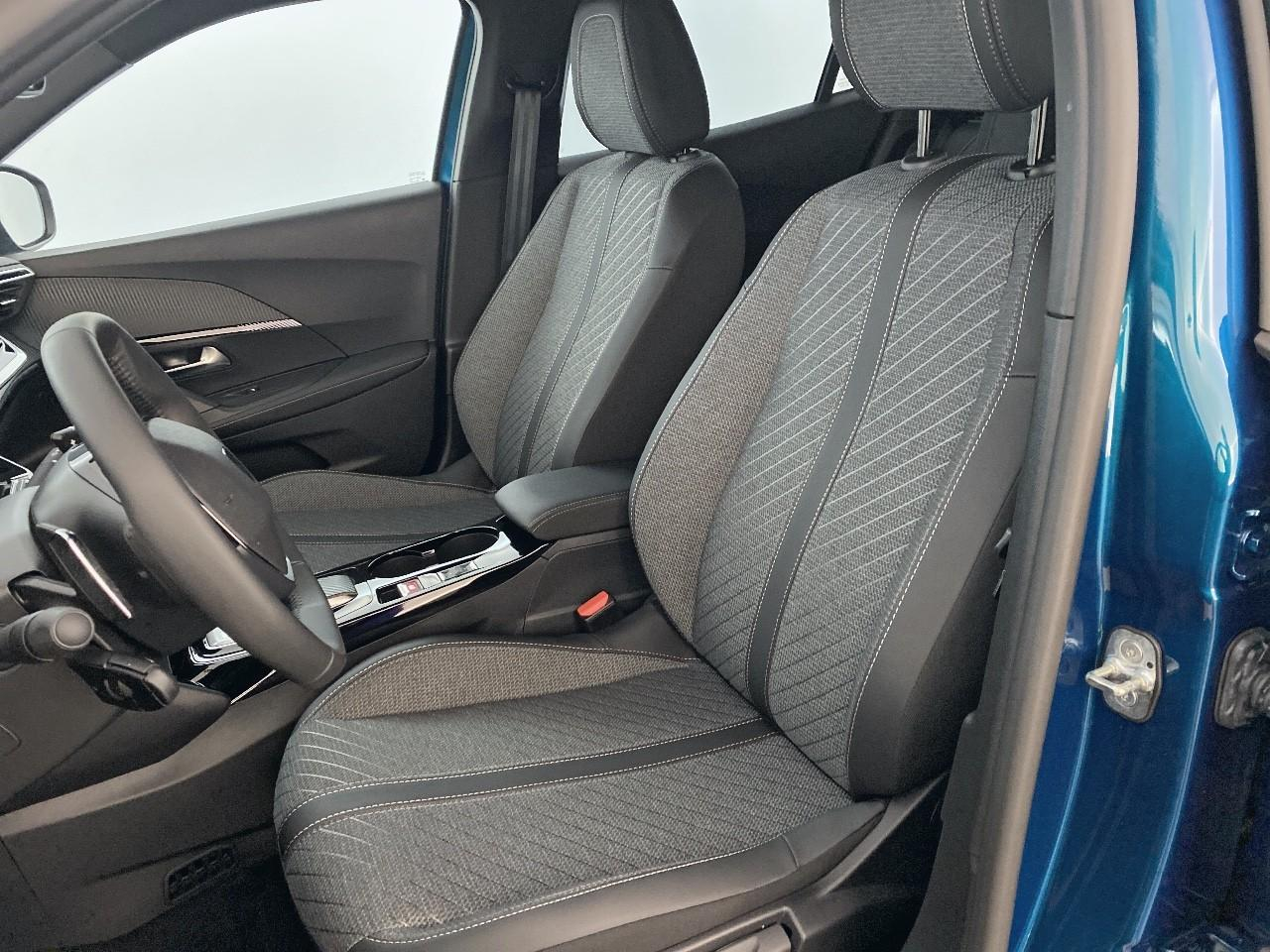 Peugeot 2008 hybrid 145 ch e-dcs6 allure — photo 9