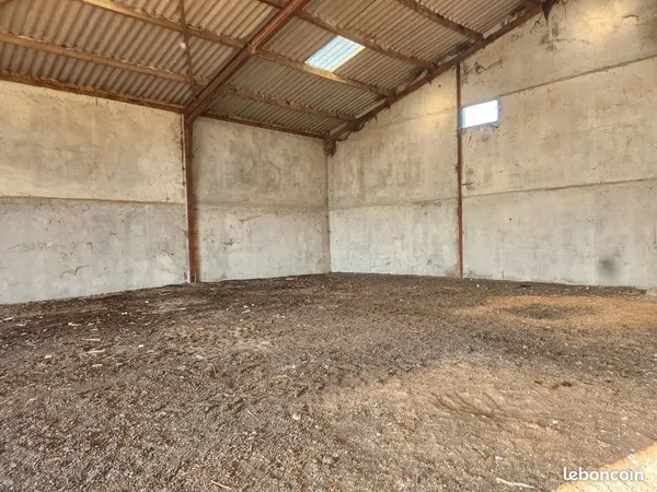 Location hangar