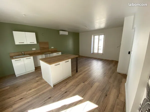Appartement rénové et climatisé - 550 /mois