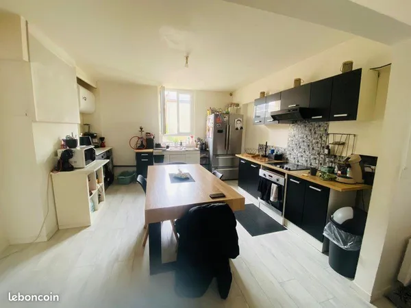 À louer appartement dispo 06/11 F4 au 72 rue Iéna