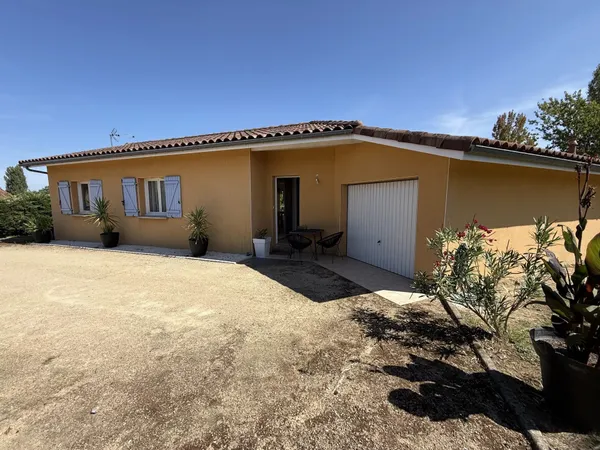 NOGARO - MAISON RÉCENTE DE PLAIN-PIED - 105 M² - 3 CHAMBRES - TERRAIN DE 900 M