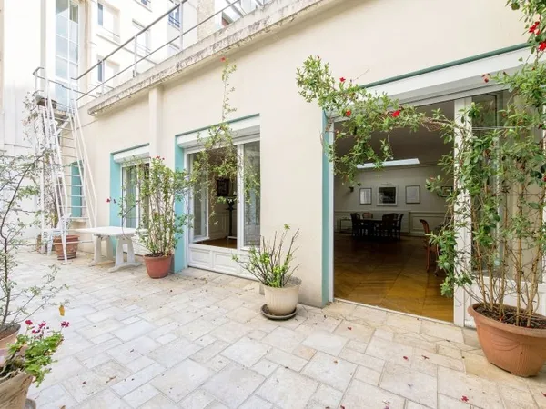 Trocadéro / Victor Hugo / 200 m2 / terrasse / 4 chambres