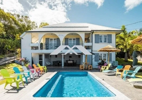 Propriété d'exception au coeur de Saint-Joseph - vue mer & n