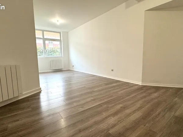 Beauvais centre ville - grand appartement 68,87 m² - chambre + bureau