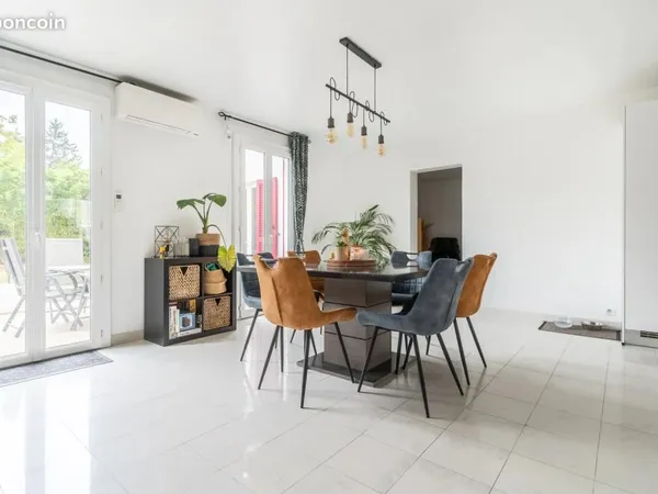 Maison 8 pièces 190 m²