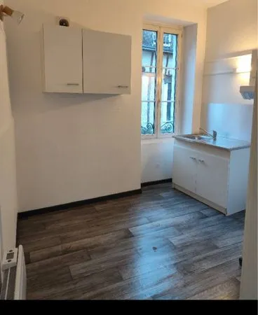Studio château du loir libre de suite