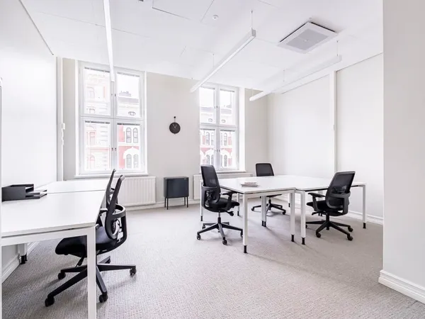 Espace de travail privé personnalisé en fonction des besoins uniques de votre entreprise à Lesquin, 
