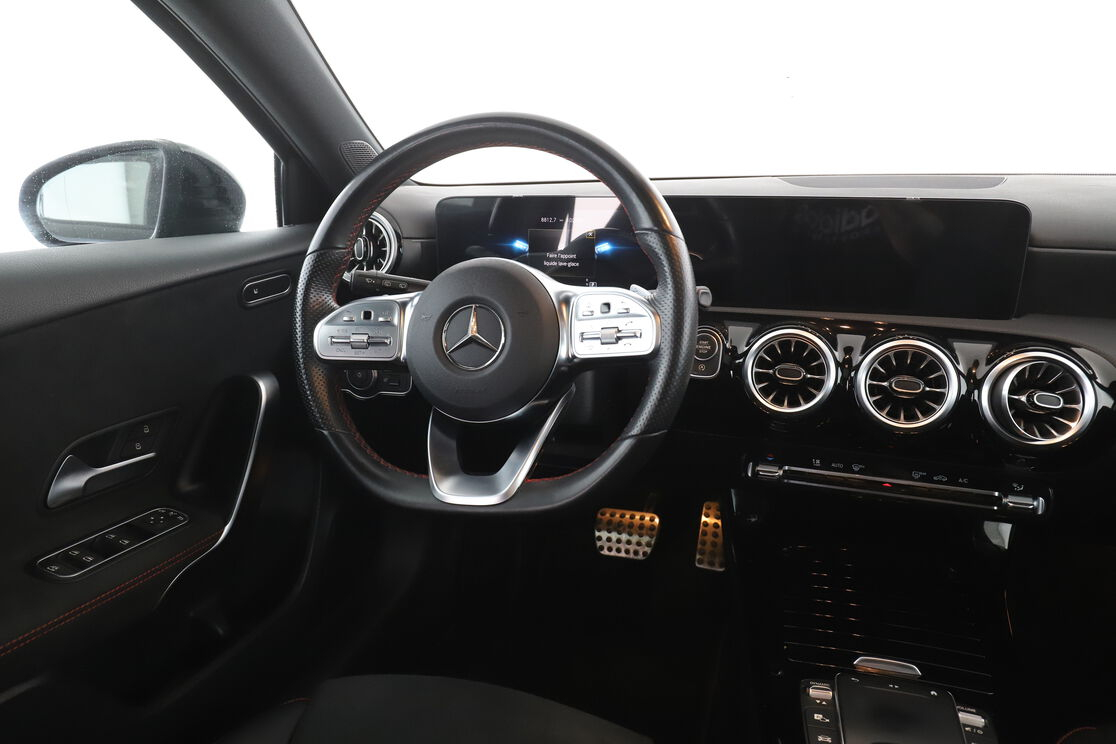 Mercedes-Benz Classe A 180 d AMG Line 8G-DCT — photo 12
