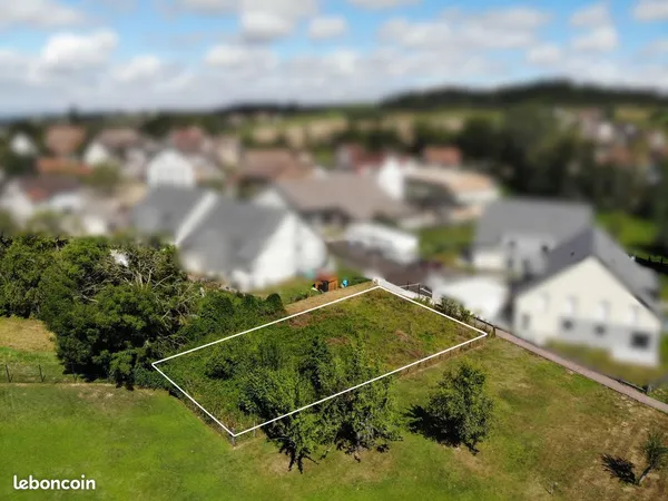 TERRAIN 653 m²
