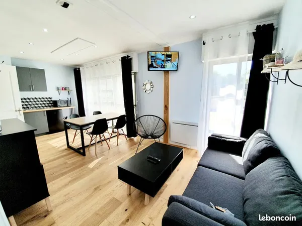 Vannes centre-ville - résidence de 4 appartements rénovés - terrasse 33 m² - garage privatif - cave