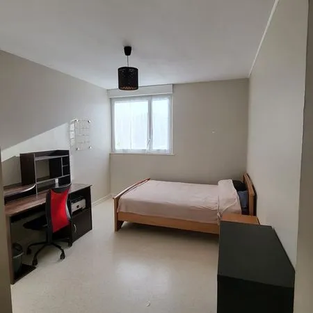 Chambre meublée dans une collocation
