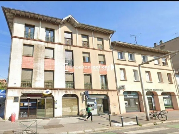 Local commercial 195 m²