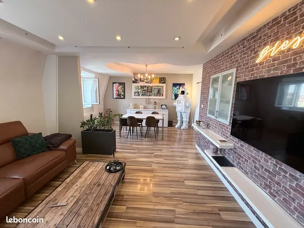 Duplex lumineux - 110 m² au sol (80 m² Carrez) - Dernier étage