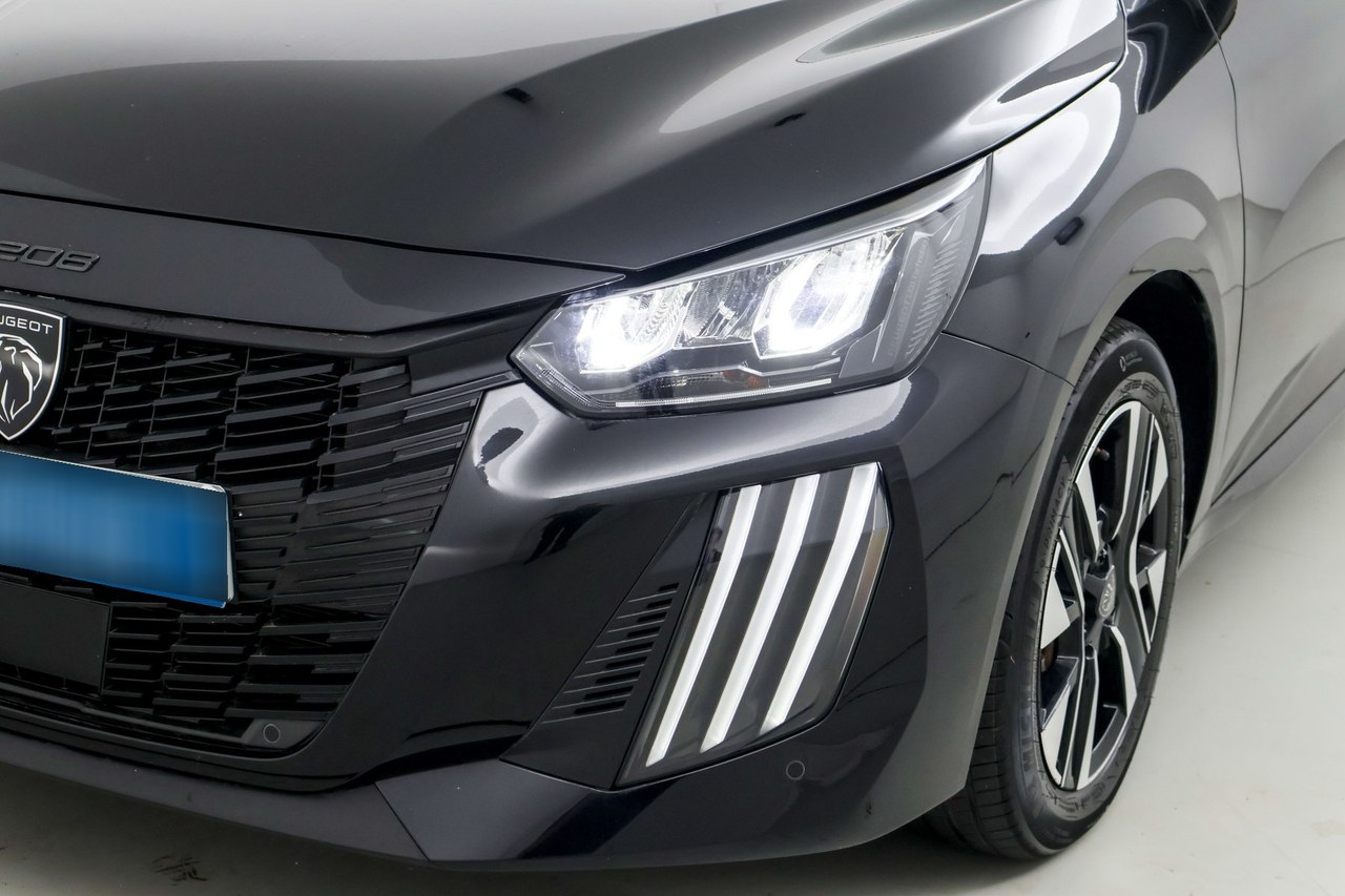 Peugeot 208 — photo 9