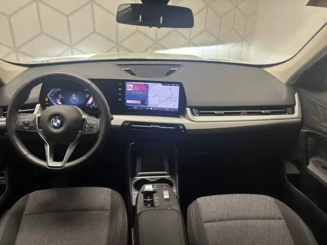 Bmw X1 sdrive 18i 136ch dkg7 — photo 6