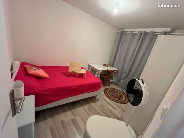 Loue chambre en colocation