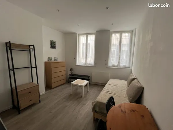 Studio meublé 18 m², centre Cambrai