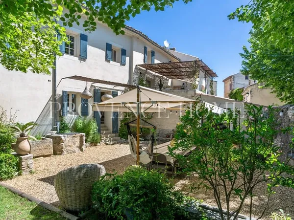A Vendre Ensemble De 2 Maisons De Village Avec Vue Jardin Piscine Joucas Luberon Provence