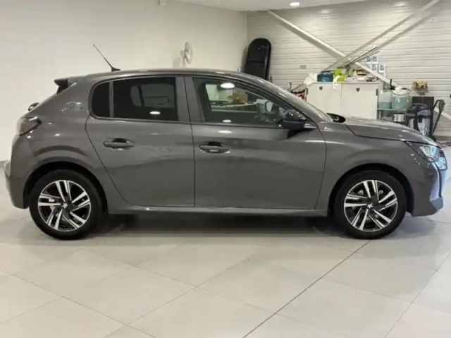 Peugeot 208 1.2 puretech 100ch s&amp;s style — photo 3
