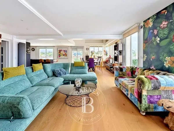 Appartement 5 pièces 187 m²