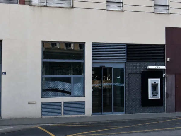 Local commercial 193 m²