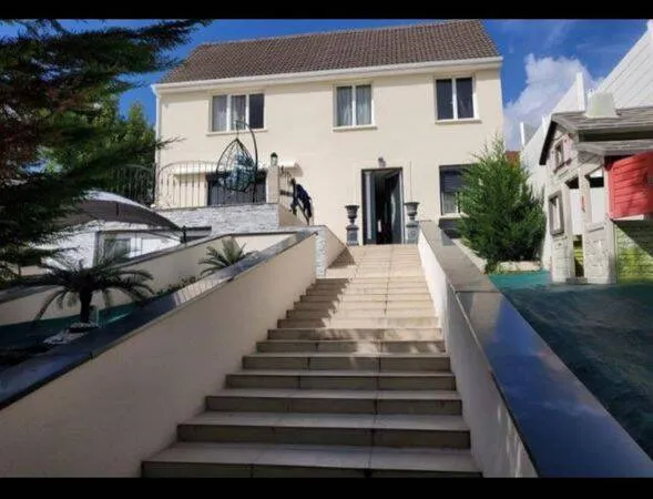Maison 6 pièces 177 m²