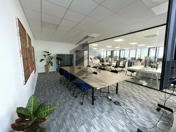 Bureau 440 m²