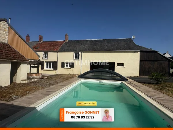 LONGERE de 215 m² - 6 pièces - 4 chambres - Piscine - 275 000 € - LAPAN