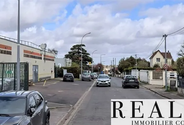 Local commercial 186 m²