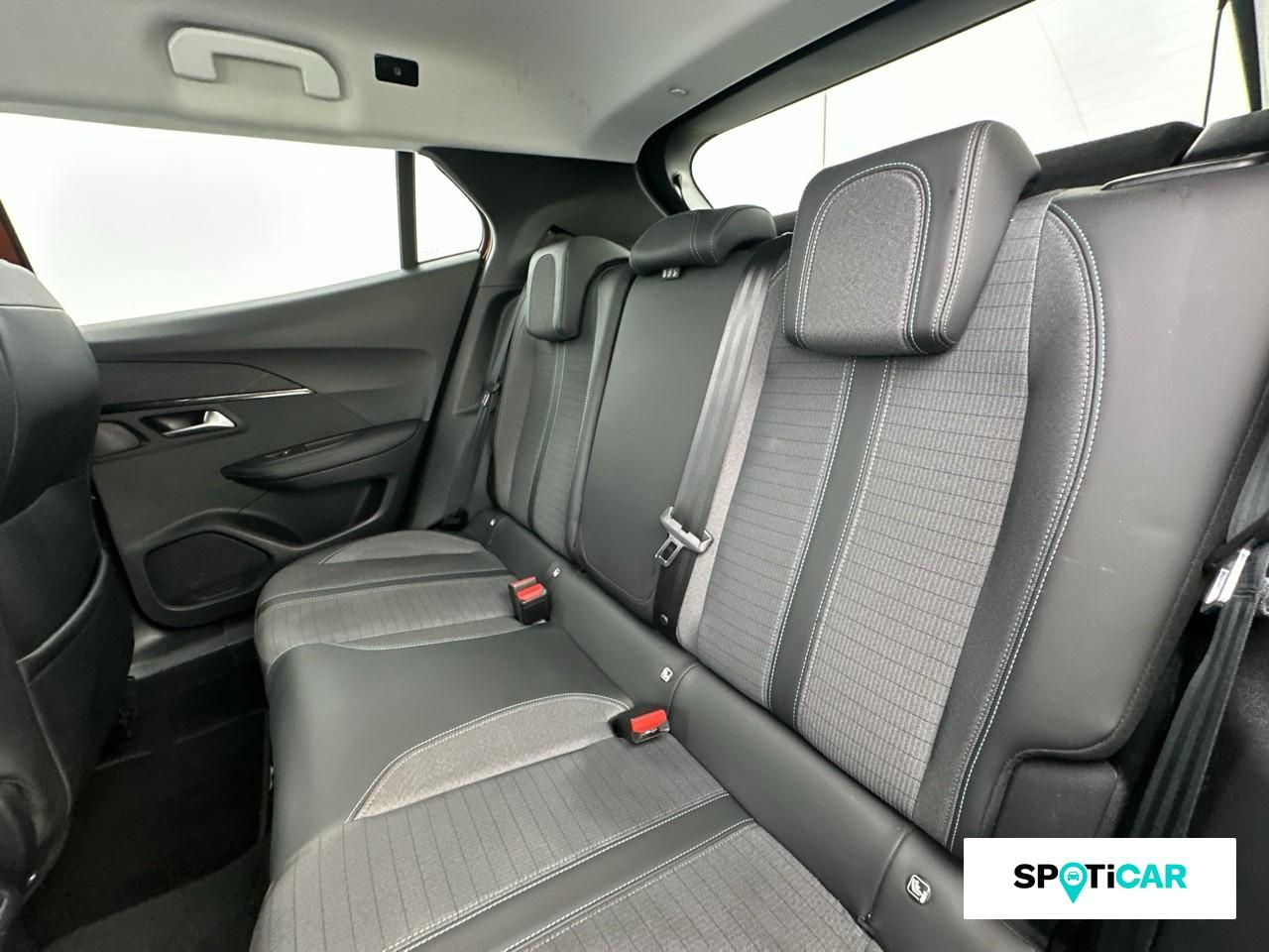 Peugeot 2008 1.2 puretech 130ch s&s allure — photo 10