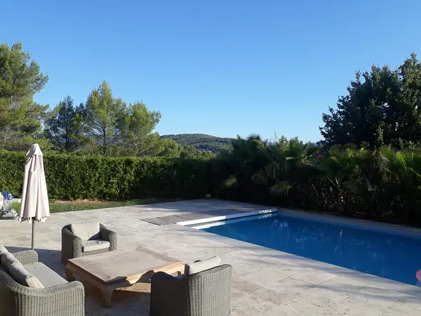 Maison 8 pièces 280 m²