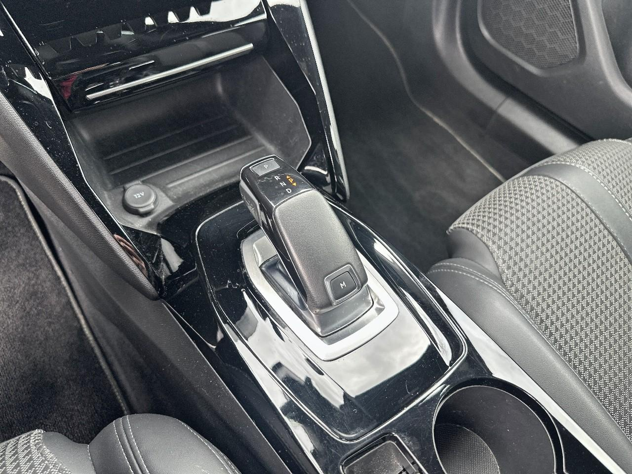 Peugeot 2008 1.2 puretech 130ch s&s gt eat8 — photo 16