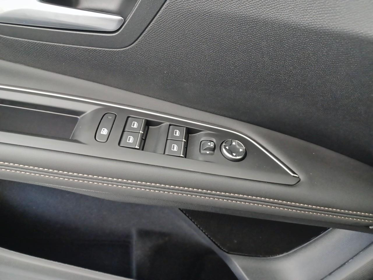 Peugeot 3008 hybrid 225 e-eat8 gt — photo 16